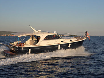 Adriana 44